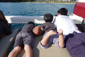 船に乗ってサンセットディナー
当日予約してみたら空いてた！
長男が酔いました笑