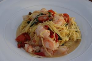 夕食もフォーシーズンズのレストラン『FERRARO'S BAR E RIS...