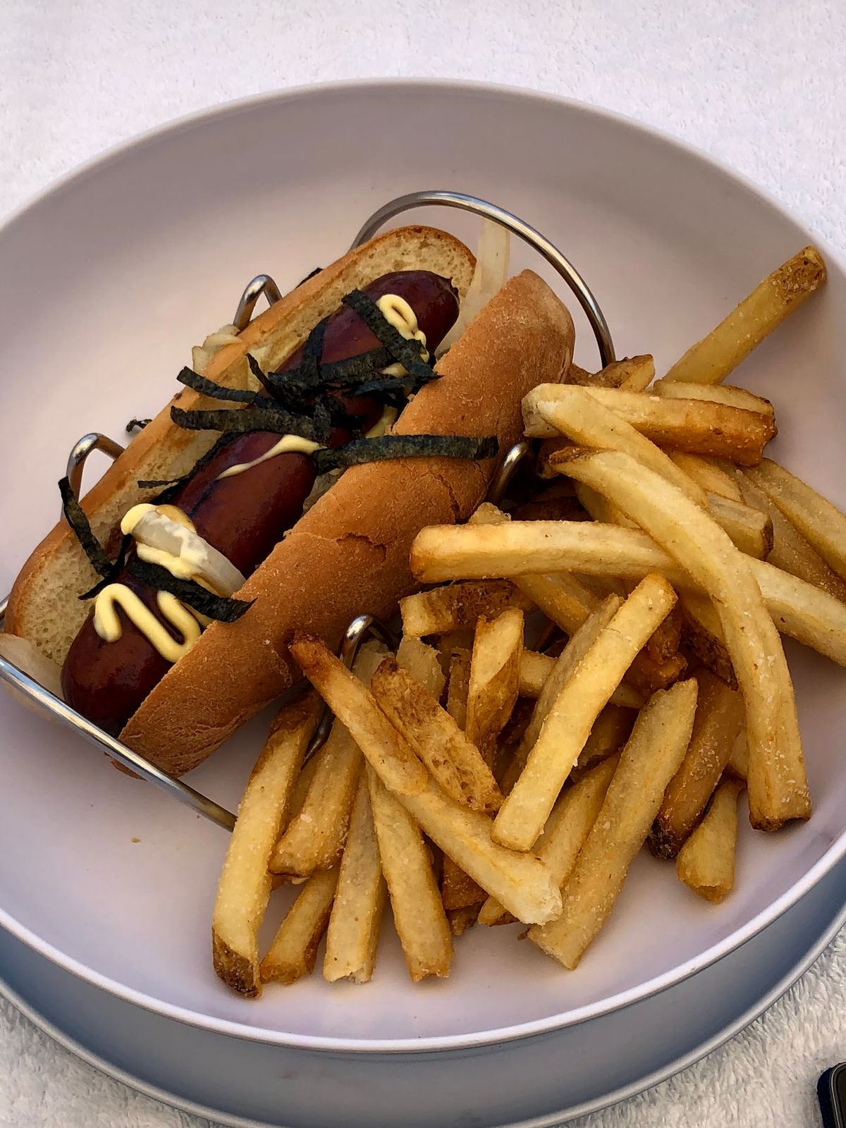 フォーシーズンズのプールは素晴らしいなぁ

まずルームごとにカバナが用意さ...