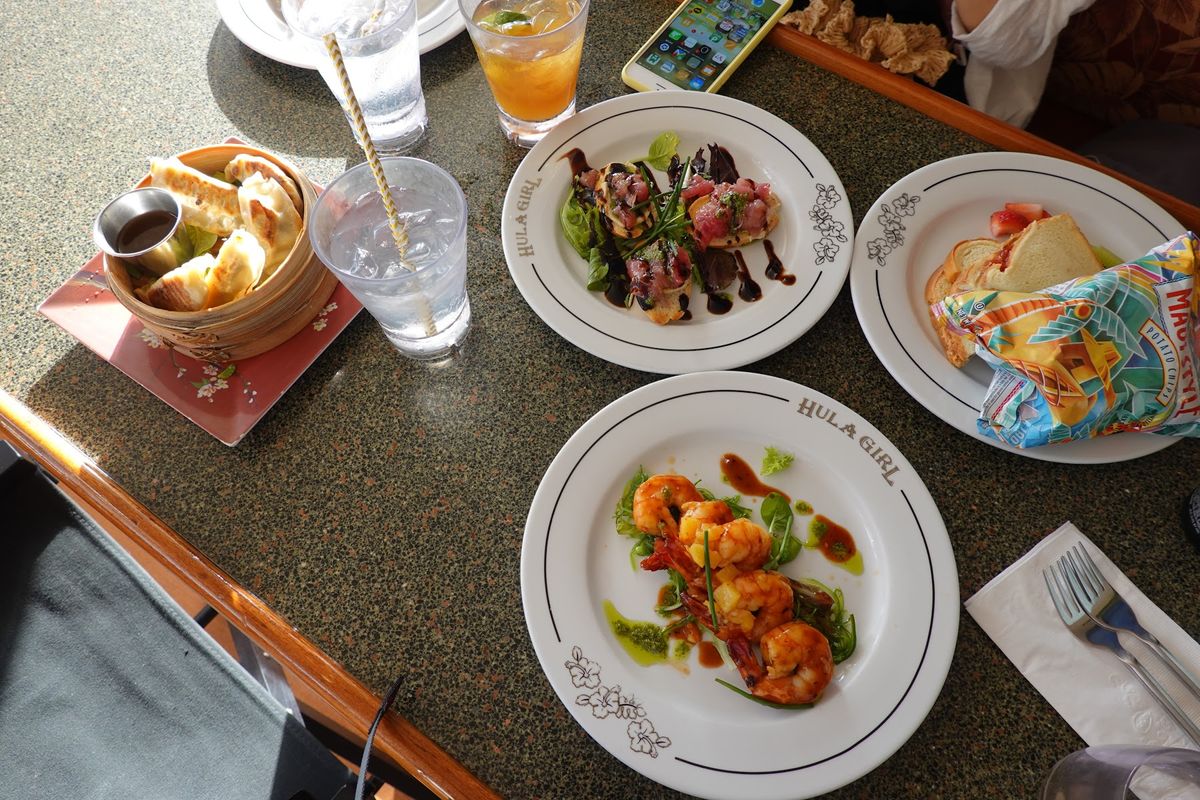 船に乗ってサンセットディナー
当日予約してみたら空いてた！
長男が酔いました笑