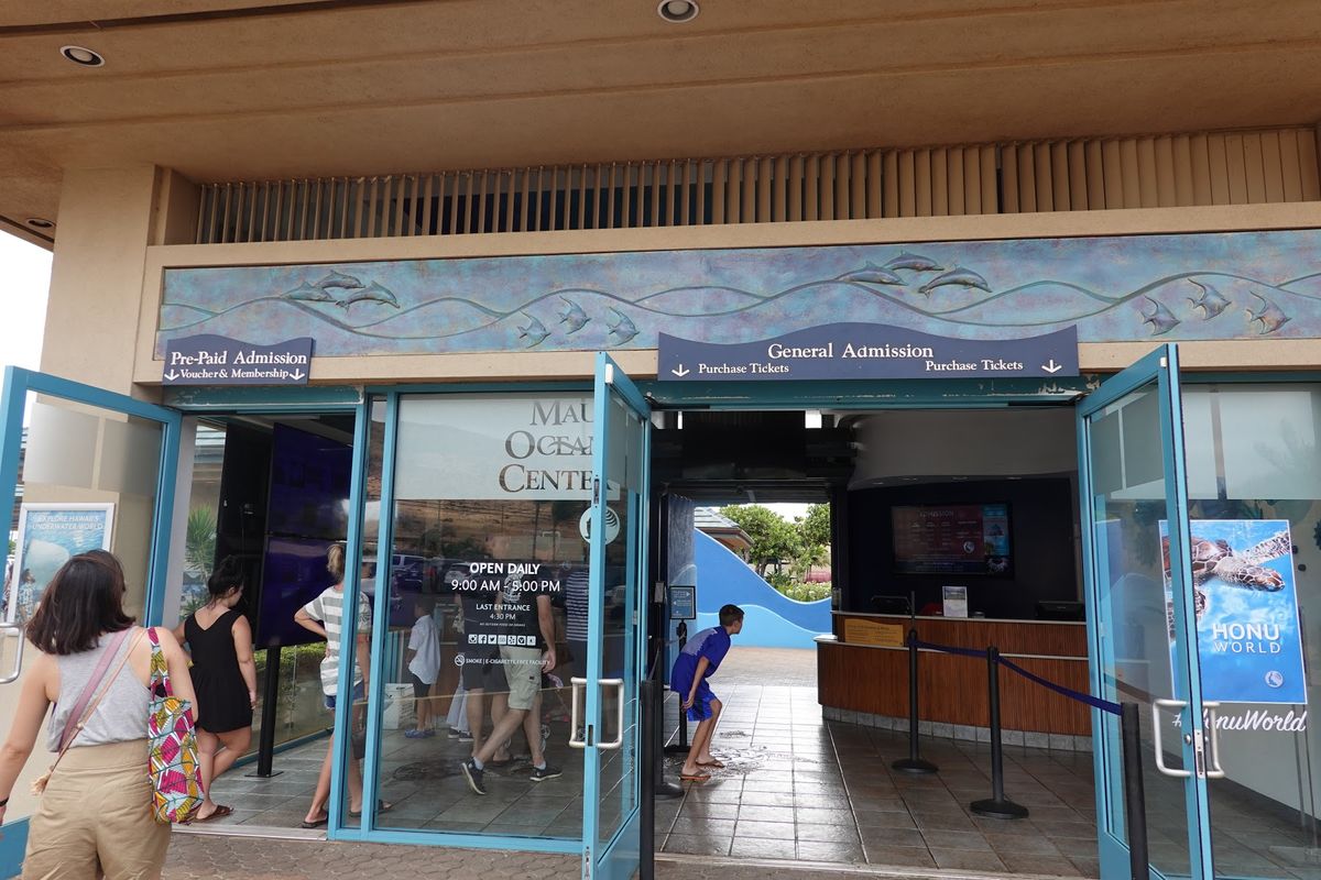 マウイ・オーシャン・センター

ホノルル水族館館より少し大きめの、
シンプ...