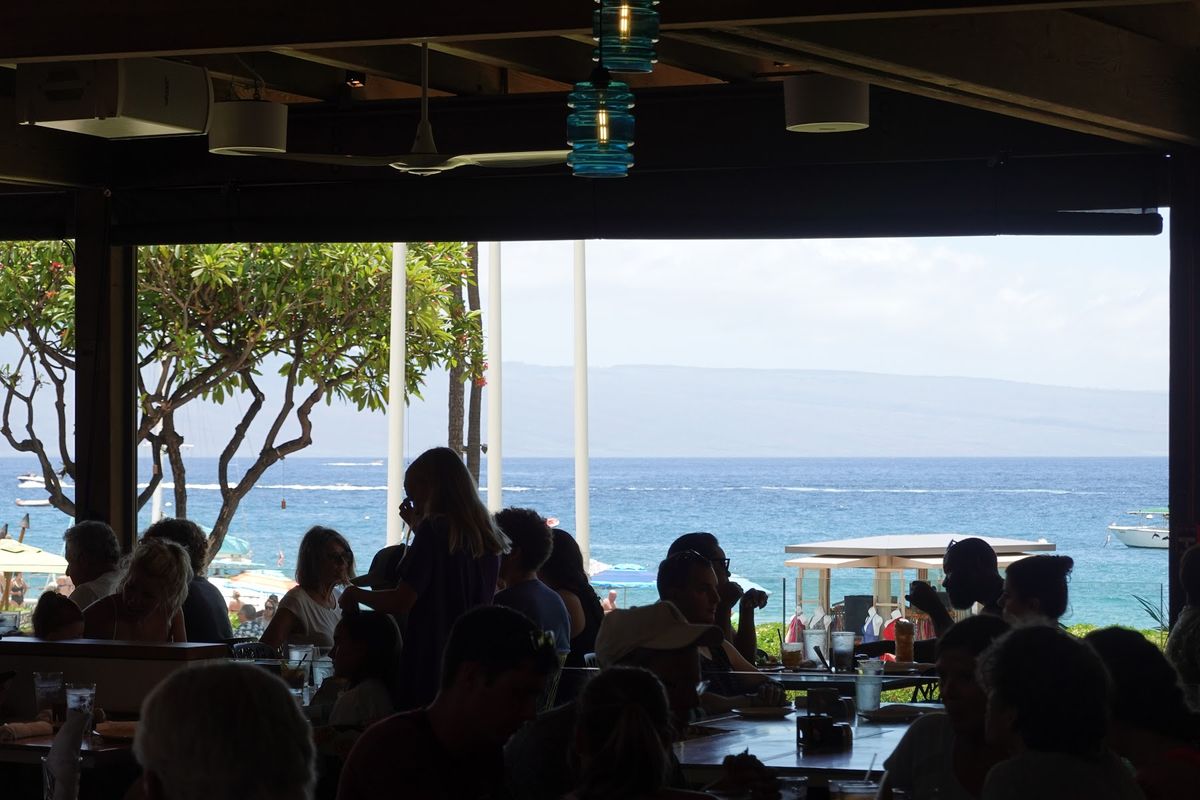 ホエラーズビレッジの海側にあるレストラン『Monkeypod』
ここ確かコ...