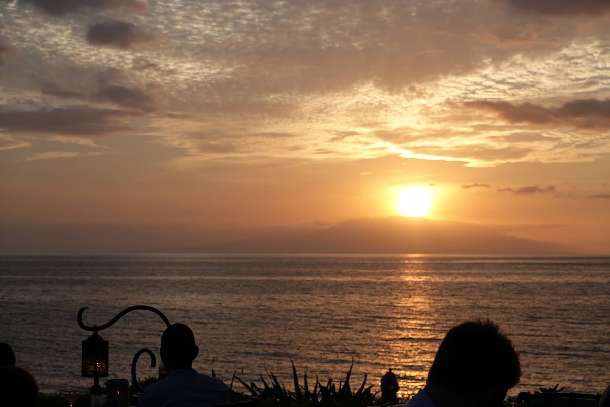 夕食もフォーシーズンズのレストラン『FERRARO'S BAR E RIS...