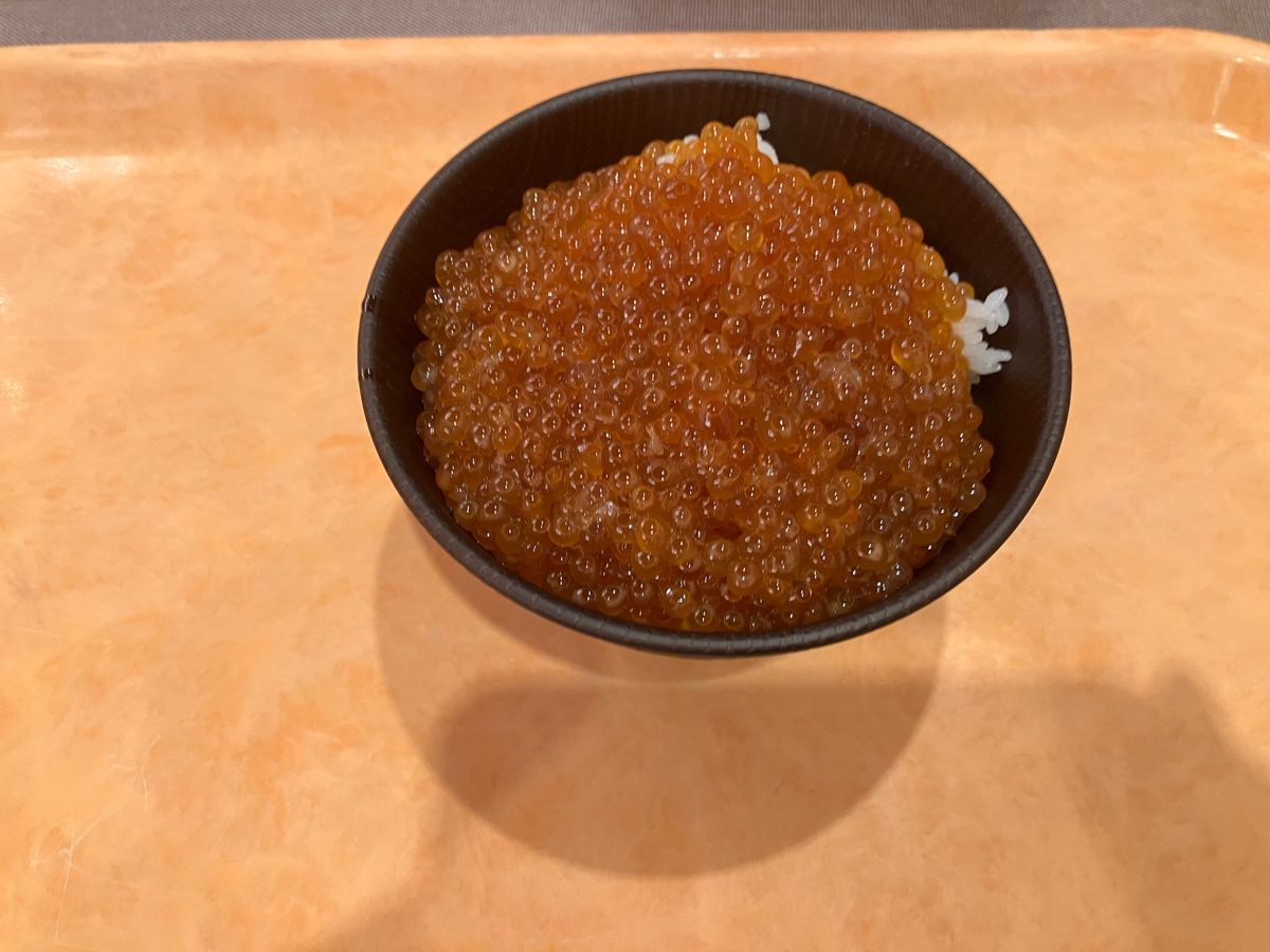 ルスツリゾートのブュッフェのイクラかけ放題。
キッチンカーの鹿肉バーガー＆...