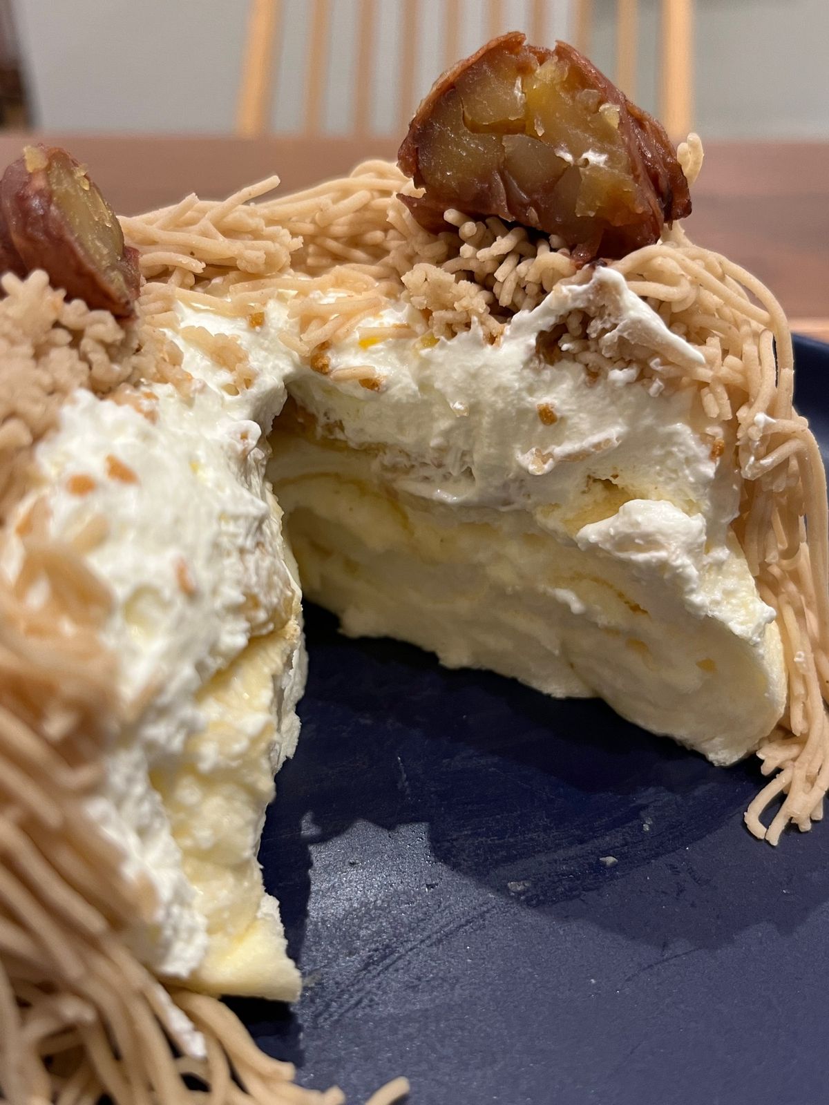 金沢着。残念ながら雨。
待ち合わせで駅近くのカフェでお茶。
金沢らしく、和...