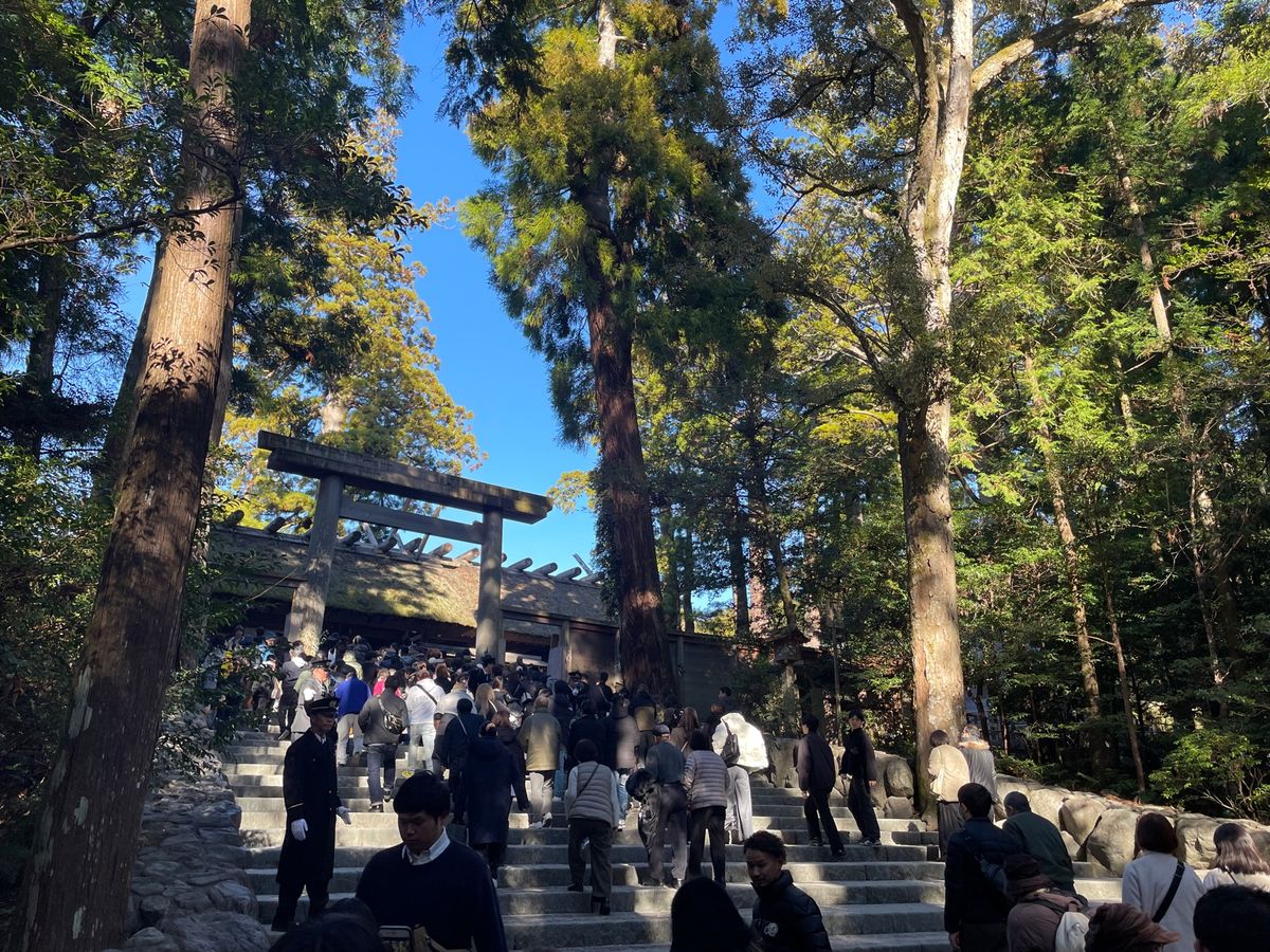 今年もお正月の初詣は伊勢神宮の内宮に行ってきました。