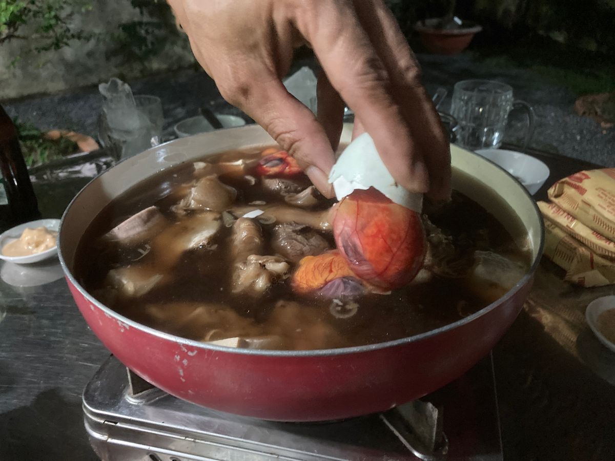 食べさせてもらった玉子粥cháo trứng、揚げ魚(種類失念)のトマトソ...