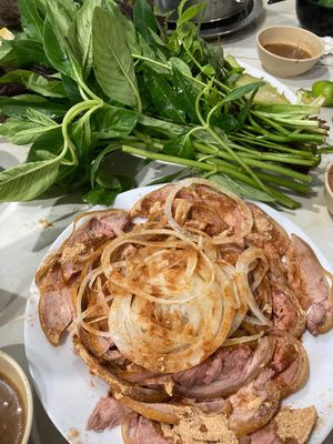 子牛の丸焼きの店
Bê tái chanh(レア子牛ライムがけ )1200...