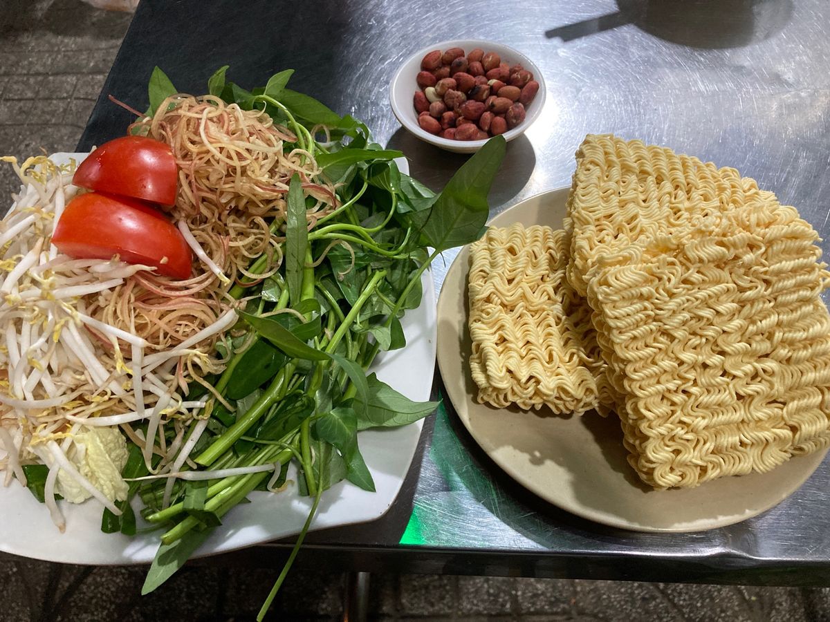 帰国便が早朝だったのもあり、今回はタンソンニャット空港の近くに宿泊。Tân...