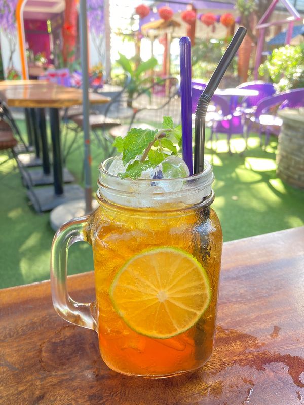 ベトナム「ベトナム(100)」の写真：紫カフェへ。オシャレカフェ？だけに普通の...