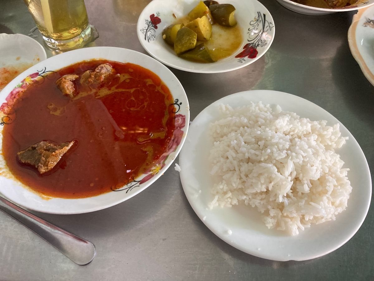 かなり通っているインド系ベトナム人quán cà ri Jaへ。鶏カレーが...