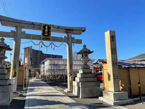 豊国神社とその敷地内にある出世稲荷神社。