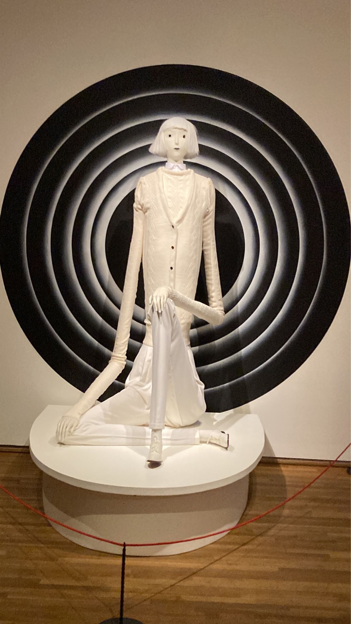モントリオール美術館にも行きたかったので行ってみた！
白い人形はすごく印象...
