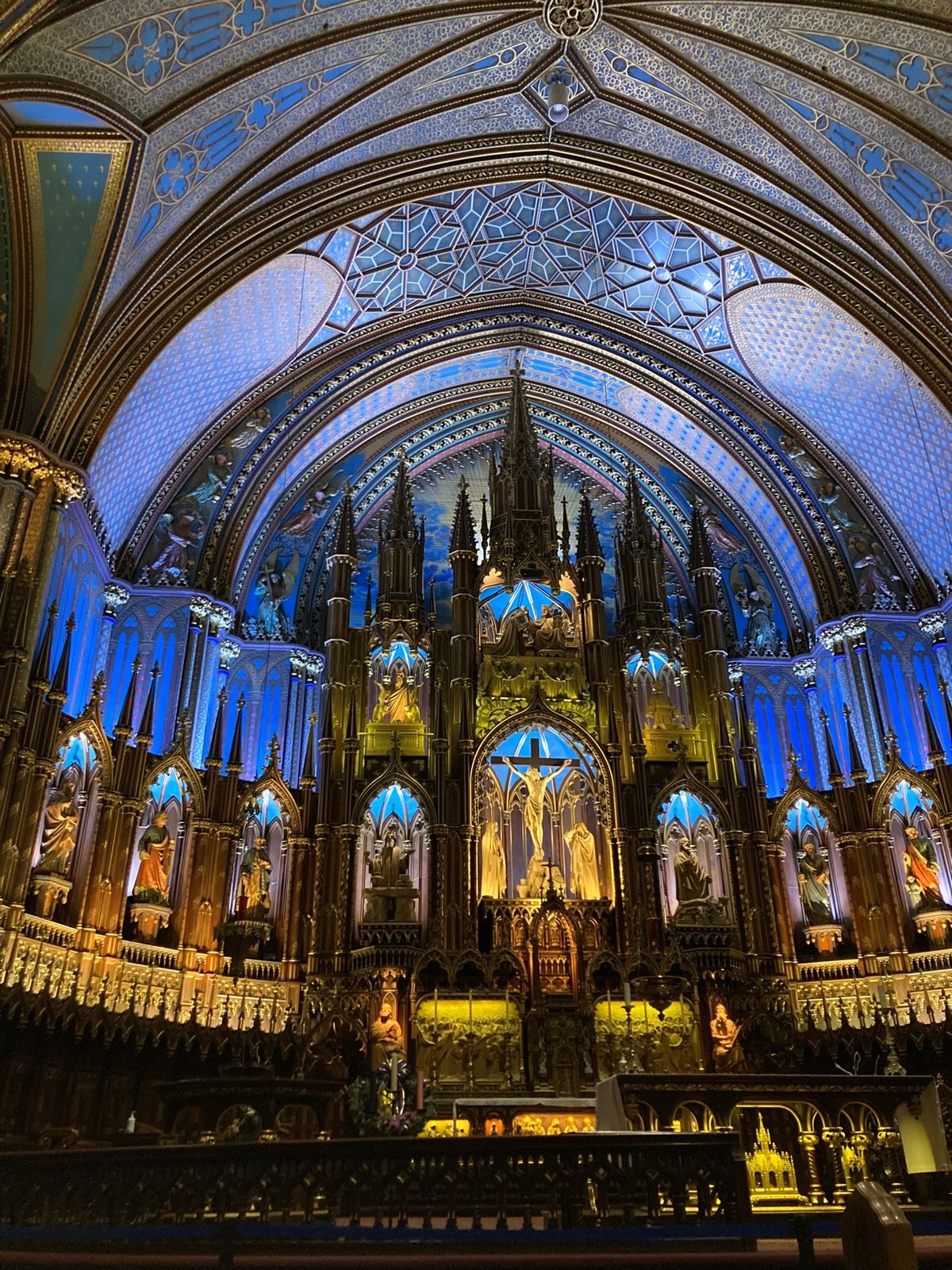 モントリオールの1番の目的
モントリオールノートルダム聖堂

圧巻の一言
...