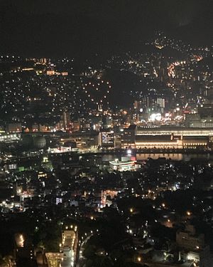 稲佐山の夜景を見に行ってきた。
長崎駅前からシャトルバスを利用。