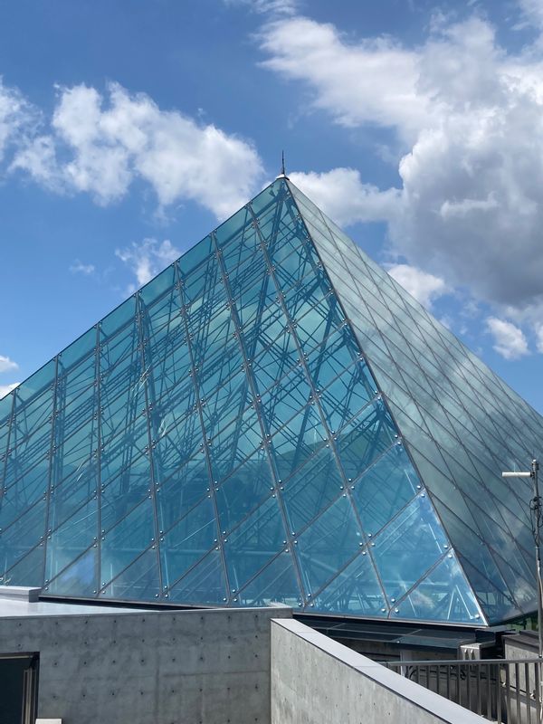 日本・北海道「ニセコ」の写真：モエレ沼公園に行ってみた。結婚式を挙げて...