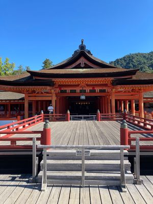 厳島神社と穴子。
