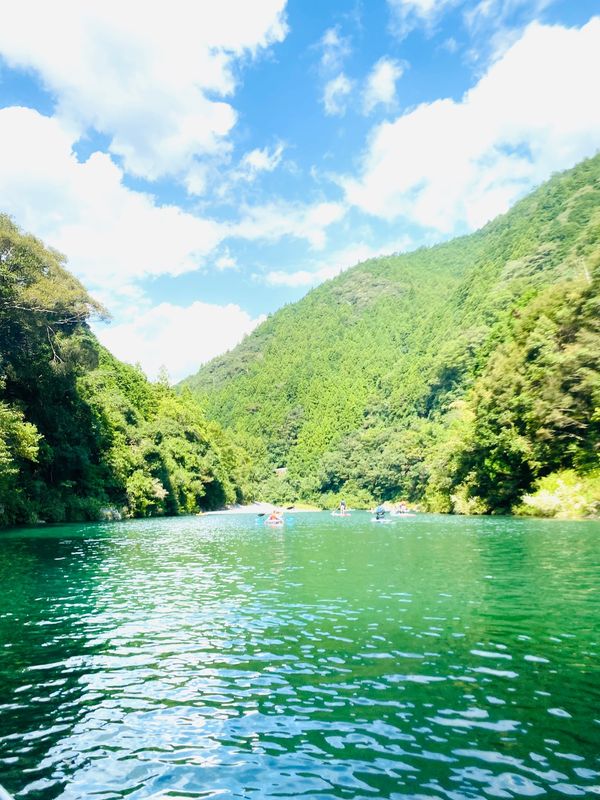 日本・高知県「高知県の旅行」の写真：仁淀ブルー〜にこ淵〜高知市