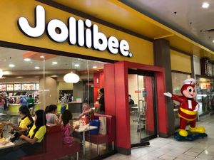 ランチはJollIbee