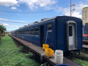 ご縁があり構内を見学させてもらいました

日本からの譲渡車も改装されていま...