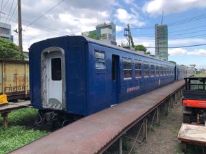 ご縁があり構内を見学させてもらいました

日本からの譲渡車も改装されていま...