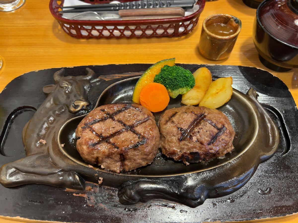 ①海老名SAで東京ばななのソフトクリーム🍦
②約4時間待った、さわやかのハ...