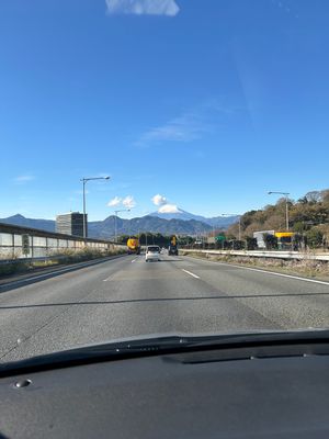 ①海老名SAで東京ばななのソフトクリーム🍦
②約4時間待った、さわやかのハ...