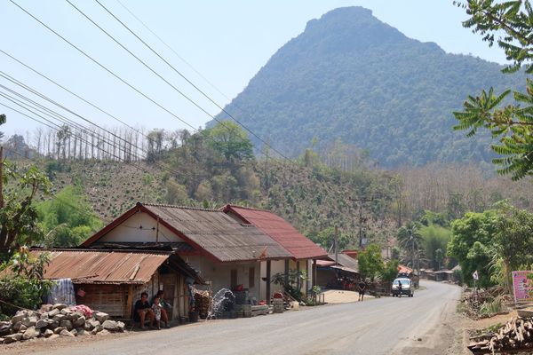 ラオス人民民主共和国・ルアンパバーン「カンボジア&ラオス旅🇰🇭🇱🇦」の写真：ルアンパバーンに一泊した後、クーラー無し...