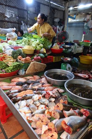 何度も通い詰めたボンケンコン市場。
ドリアンを初めて食べた。これは美味しい...