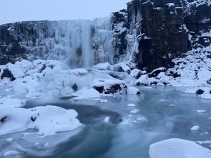 シンクヴェトリル国立公園にある滝。
アイスランドらしい自然だらけの景色にな...