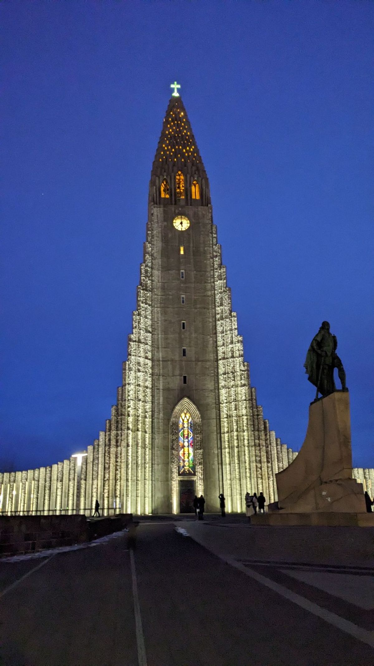 再びホットドッグを食べる。
今度は、Víkinga Pylsur。
世界一...