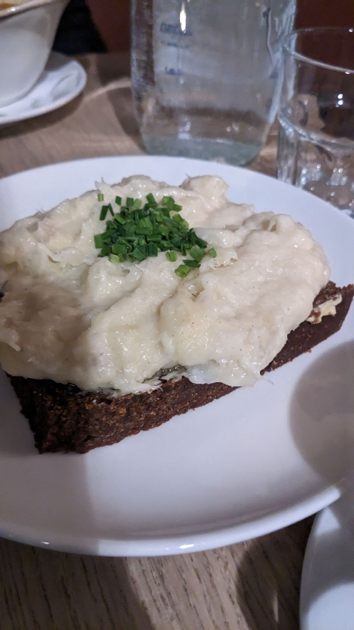 夜ご飯はCAFE LOKIで。
アイスランドはラム肉をよく食べるということ...