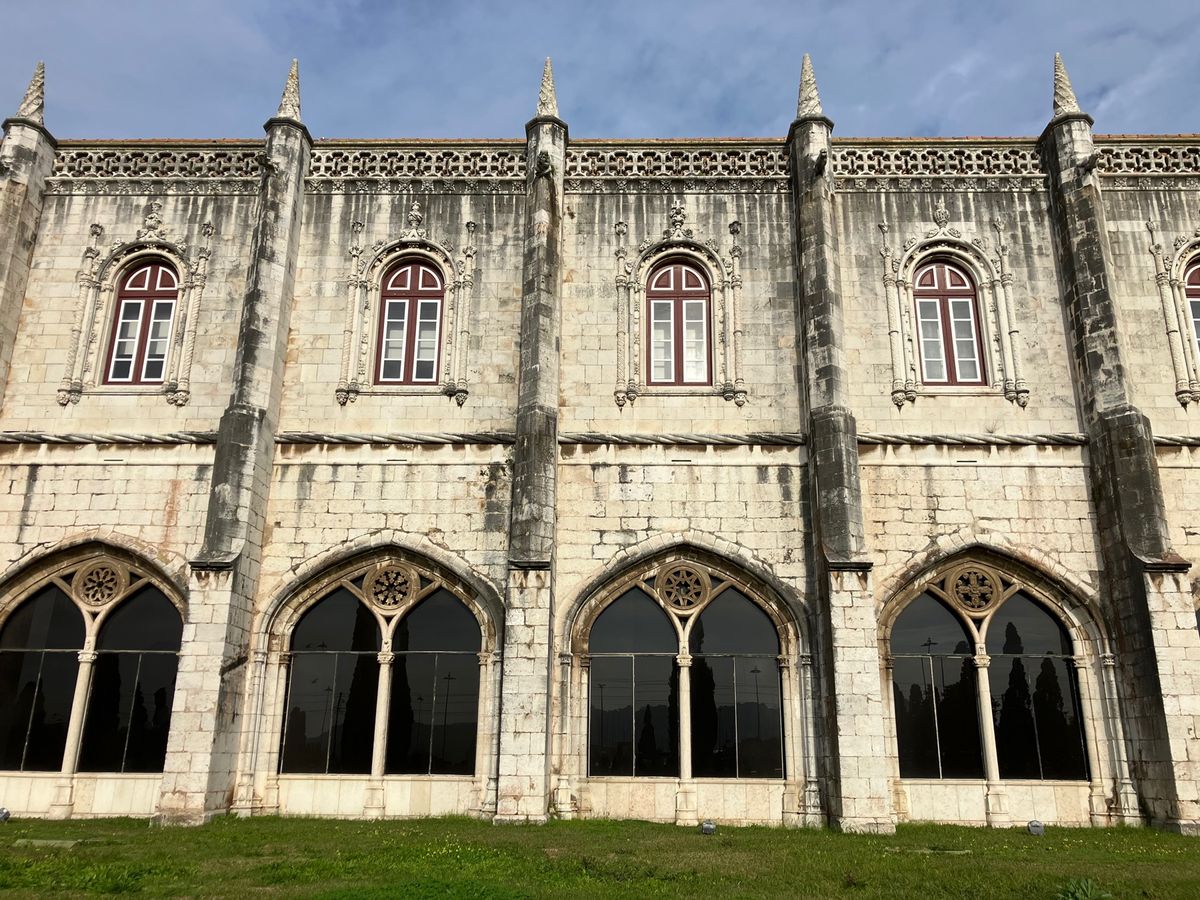 12/29
まずはジェロニモス修道院へ。リスボンカードで無料で入れますが、...