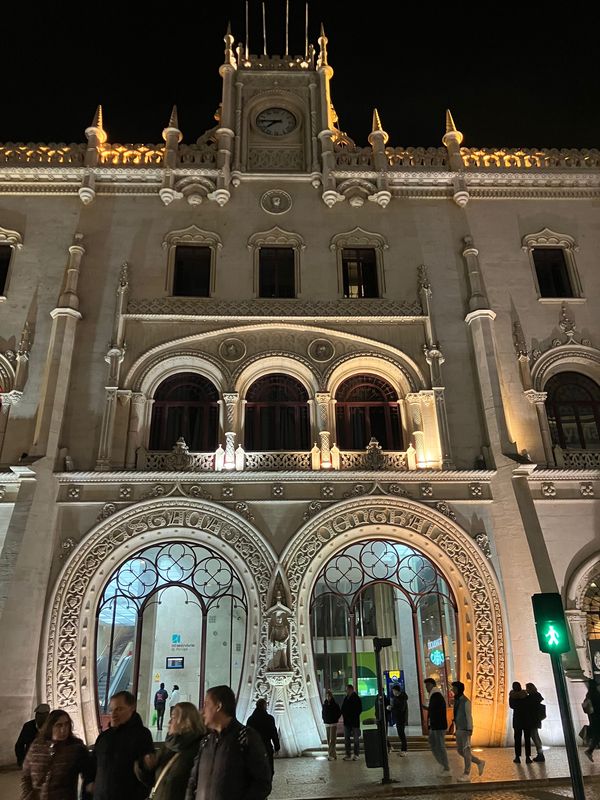 ポルトガル・リスボン「ポルトガル2023-2024」の写真：12/29
市電で中心地へ移動。ロシオ駅...