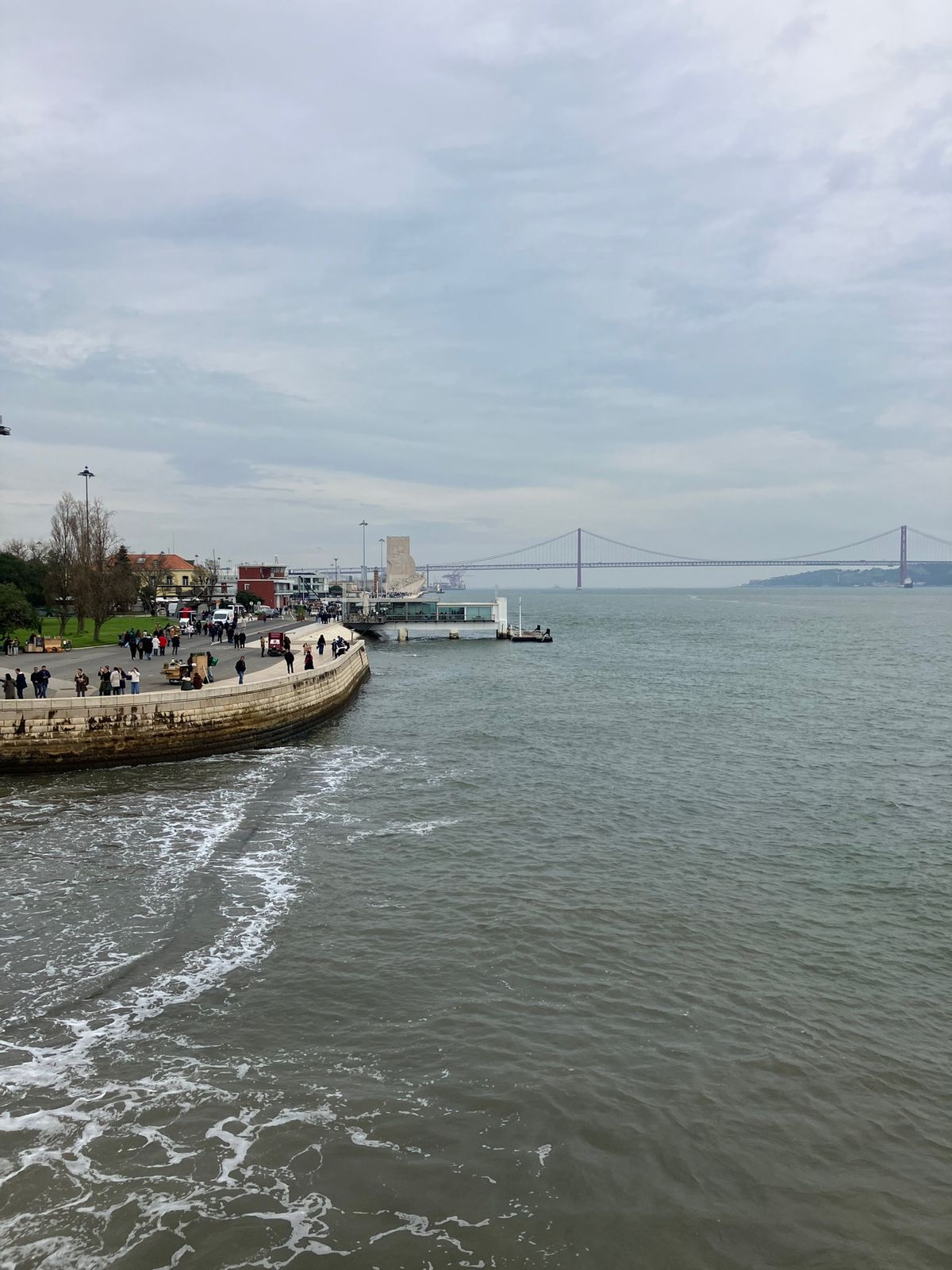 12/29
移動してベレンの塔へ。ここもリスボンカードで入場無料。
少人数...