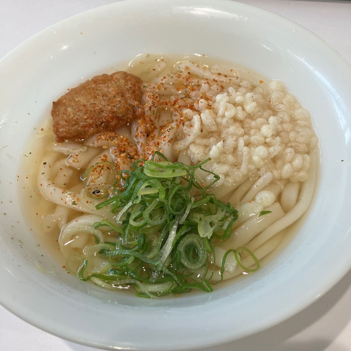 桜島フェリーに乗って桜島へ。
フェリーの中でうどんをたべました。
優しくて...