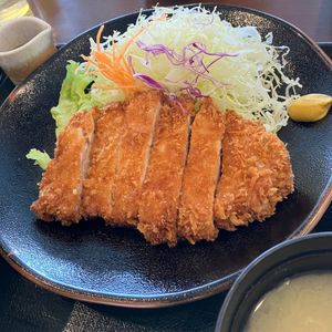 最後に空港で鹿児島といえば！豚カツ。
私はステーキ。
鹿児島、熊本美味しかった♡