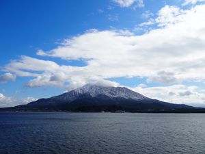 大寒波で鹿児島も雪がふり桜島にも着雪☃️
普段見られない姿、綺麗でした。
...