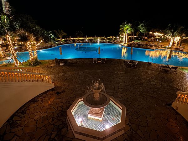 日本・沖縄県「年に一度の沖縄旅行2024」の写真：沖縄県読谷村
●ホテル日航アリビラの夜の...