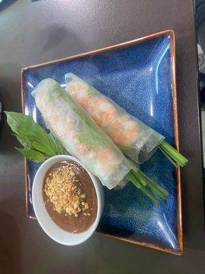 最後に頂けてよかった。
グリルチキン🍗ライス🍚
生春巻き
牛スープのフォー...