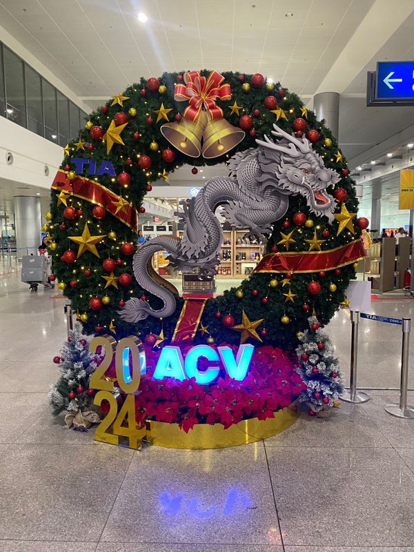 ベトナム・ホーチミン「ベトナム🇻🇳 ホーチミンの旅」の写真：旧正月の装い。
物凄い賑わいそうな感じが...