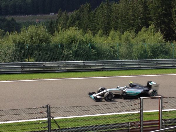 ベルギー・ブリュッセル「ベルギー　F1」の写真：レース中