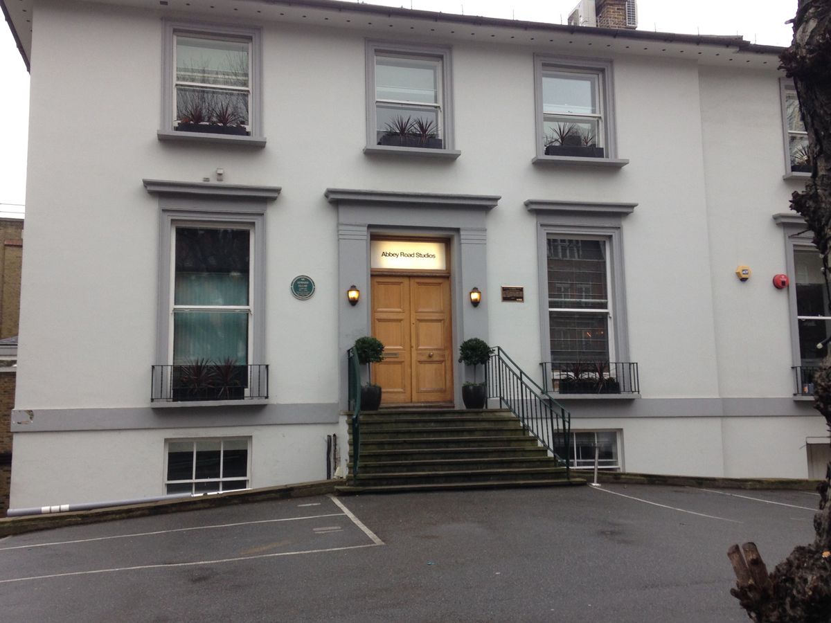 アビーロード
上手く写真を撮るのはめっちゃ大変