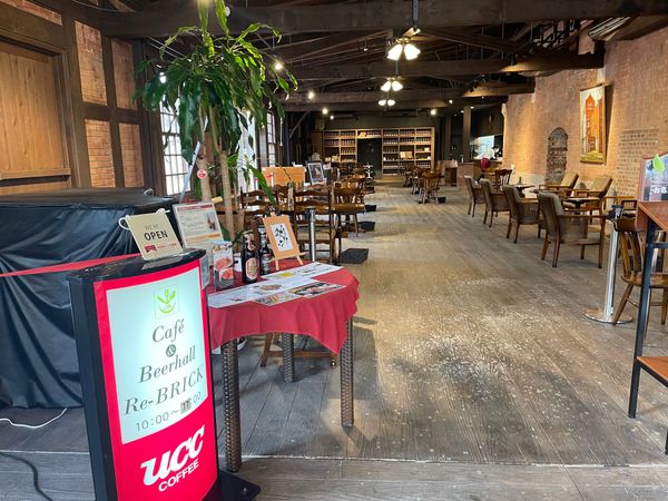 日本・愛知県「運河と蔵と醸造の街、半田」の写真：中にはビアレストランがあって、明治と大正...