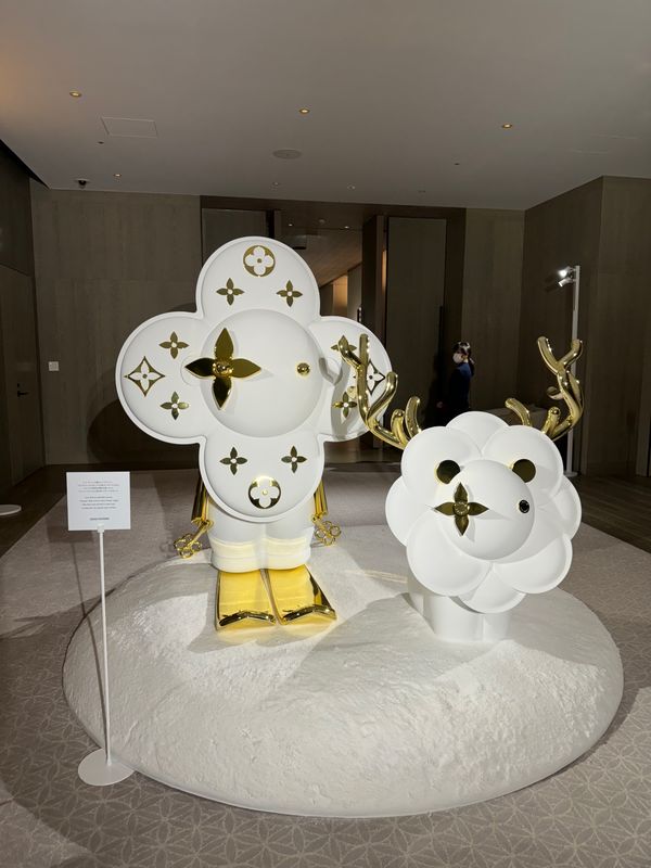 日本・北海道「ニセコ スキーツアー」の写真：ルイビトン。興味ないけど＾＾