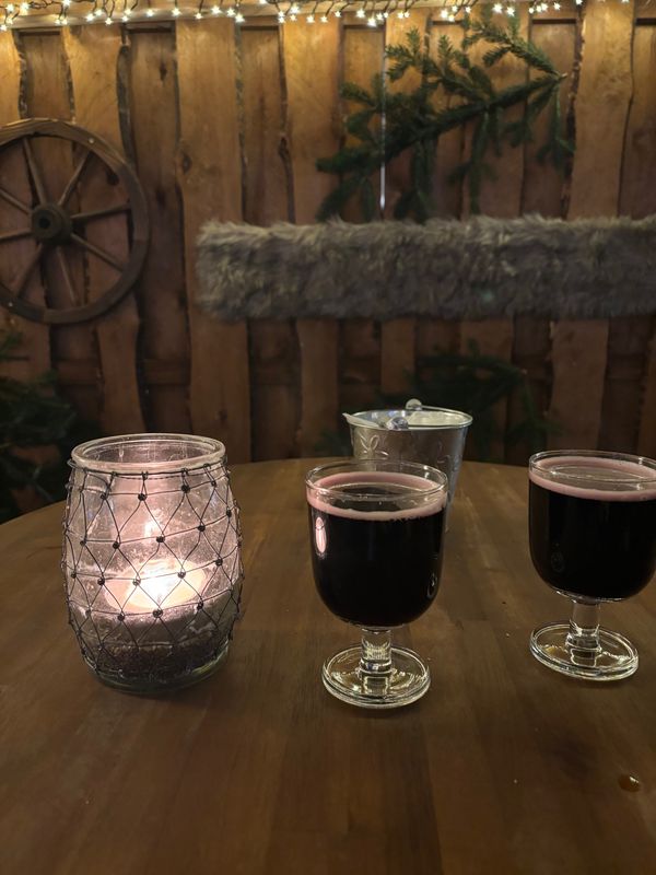 ドイツ・ミュンヘン「ドイツ旅行🇩🇪」の写真：友人宅近くのクリスマスマーケット🎄
初グ...