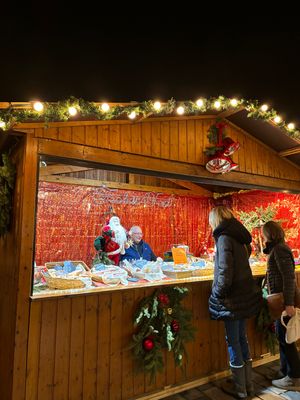 友人宅近くのクリスマスマーケット🎄
初グリューワイン🍷
全てが素敵😊