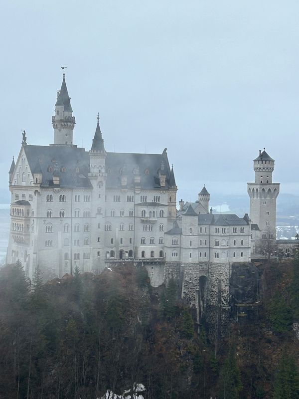 ドイツ・ミュンヘン「ドイツ旅行🇩🇪」の写真：マリエン橋から
ノイシュヴァンシュタイン...
