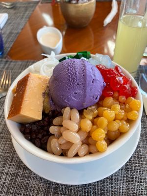 仕事で行ったので観光はできなかったけど、料理は沢山食べた笑
チョコレートラ...