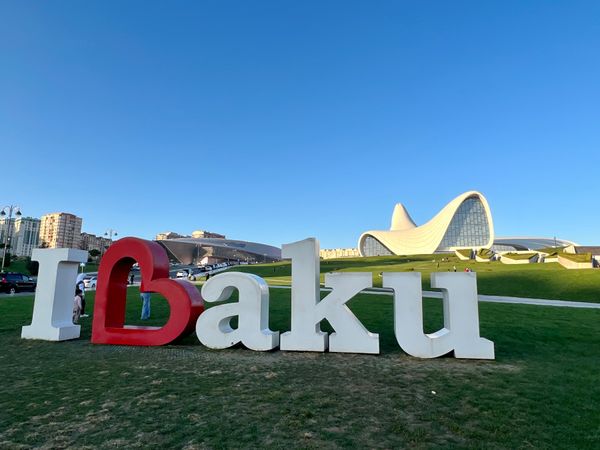 トルコ・Istanbul「コーカサス三国旅」の写真：ヘイダル・アリエフ・センター、旧市街、シ...